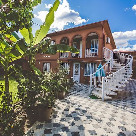 Casa De Khasia Зугдіді Екстер'єр фото